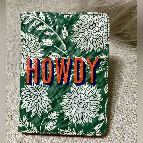 ✏️📝 Pencil & Paper Co Anthropologie  Passport Holder📝✏️#PENCIL - Picture 1 of 11